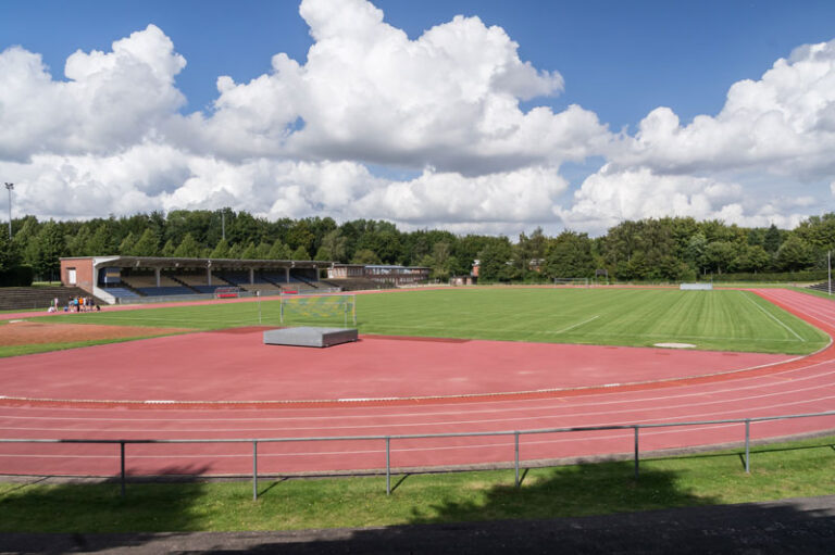 Sportanlagen des Flensburger Stadions im Stadtteil Fruerlund können dank Städtebauförderungsmitteln modernisiert werden
