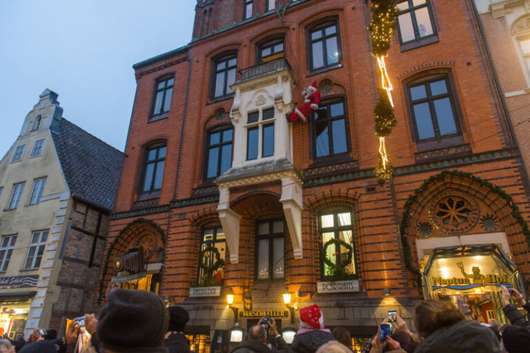 Flensburg: Weihnachtsmannwecken für Klein und Groß