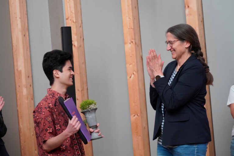 Vielfalt sichtbar machen – Hochschule Flensburg verleiht DAAD-Preis an Farrel Kevin Gardjito