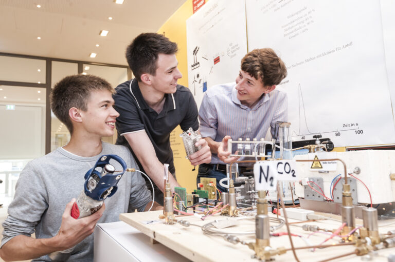 Erster Regionalwettbewerb „Jugend forscht“ in Flensburg