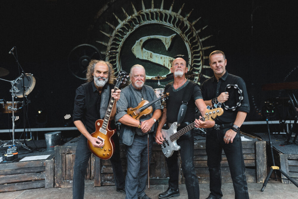 Santiano "braut sich im Herbst auch in Flensburg was zusammen"