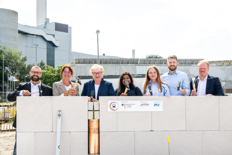 Stadtwerke legen Grundstein für neuen fossilfreien Busbetriebshof